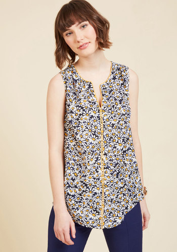 Podcast Co-Host Sleeveless Top in Daisies by JANTEX INTERNATIONAL LIMITED