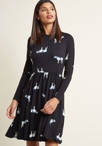 This jersey knit dress gives off the vibe of being perfectly pulled-together, but it's secretly seriously comfortable AF. Jump into the blue-and-ivory hound pattern of this black frock from our ModCloth namesake label and accessorize its gathered neckline by FA17MCD1396A