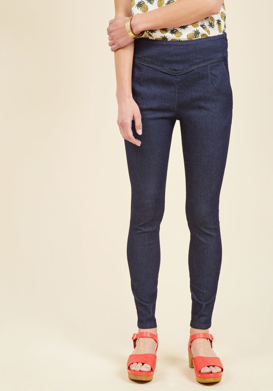  - It's as if these dark wash skinny jeans just know all the right ways to pair with your favorite pieces! A retro, V-shaped waist and crisp darts add sleekness to these cigarette-style bottoms, while their front pockets and stretch-friendly fabric make your