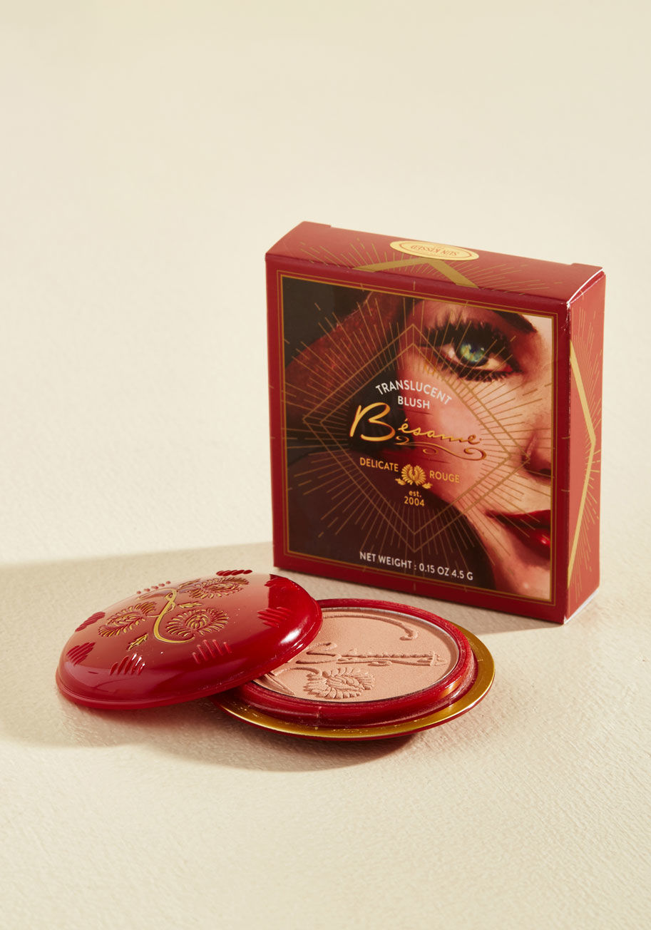  - One way to ensure the smashing success of your '20s-ish ensemble is to authentically decorate your visage with this vintage-inspired cheek rouge by Besame Cosmetics! This maquillage - dusty rose