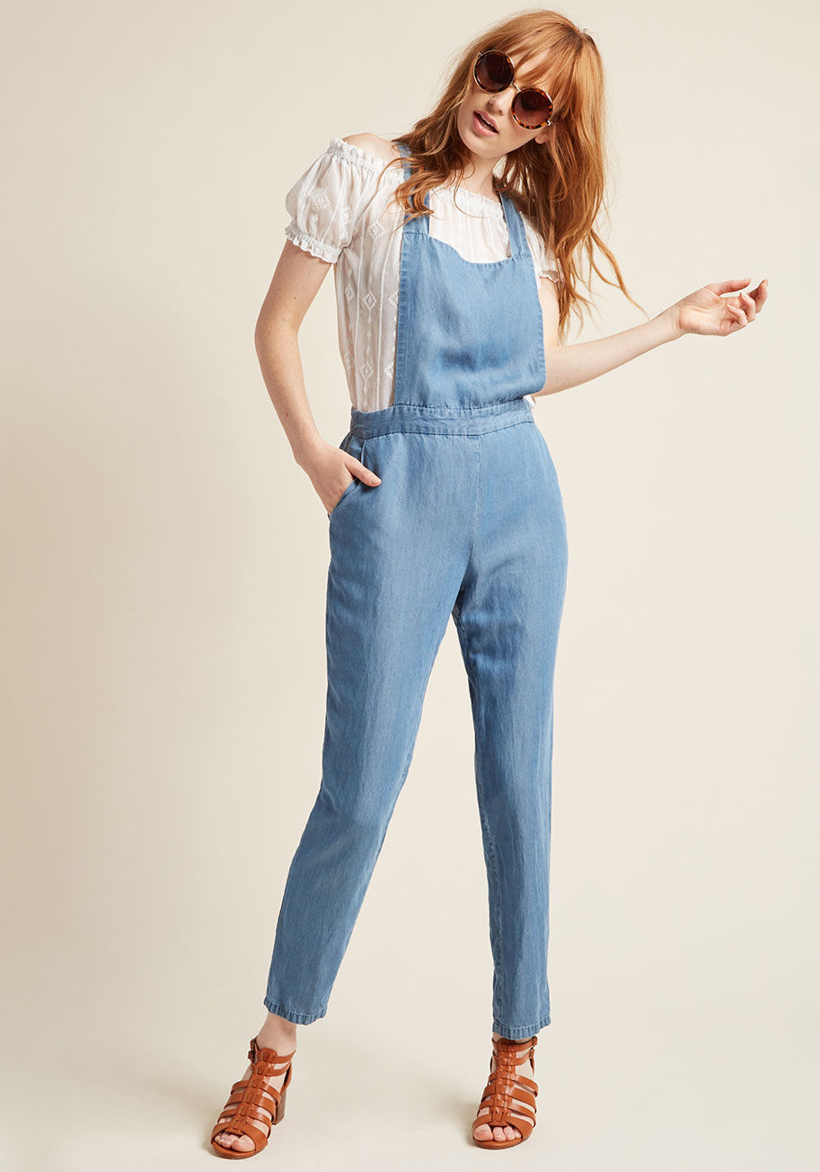  - When a cool gust comes dancin' through your window, that's your cue to rock these chambray overalls for the day! This straight-leg pair by BB Dakota welcomes the breeze with its tencel-linen blend, open, crisscross back, and buttoned straps. Hello, easygo