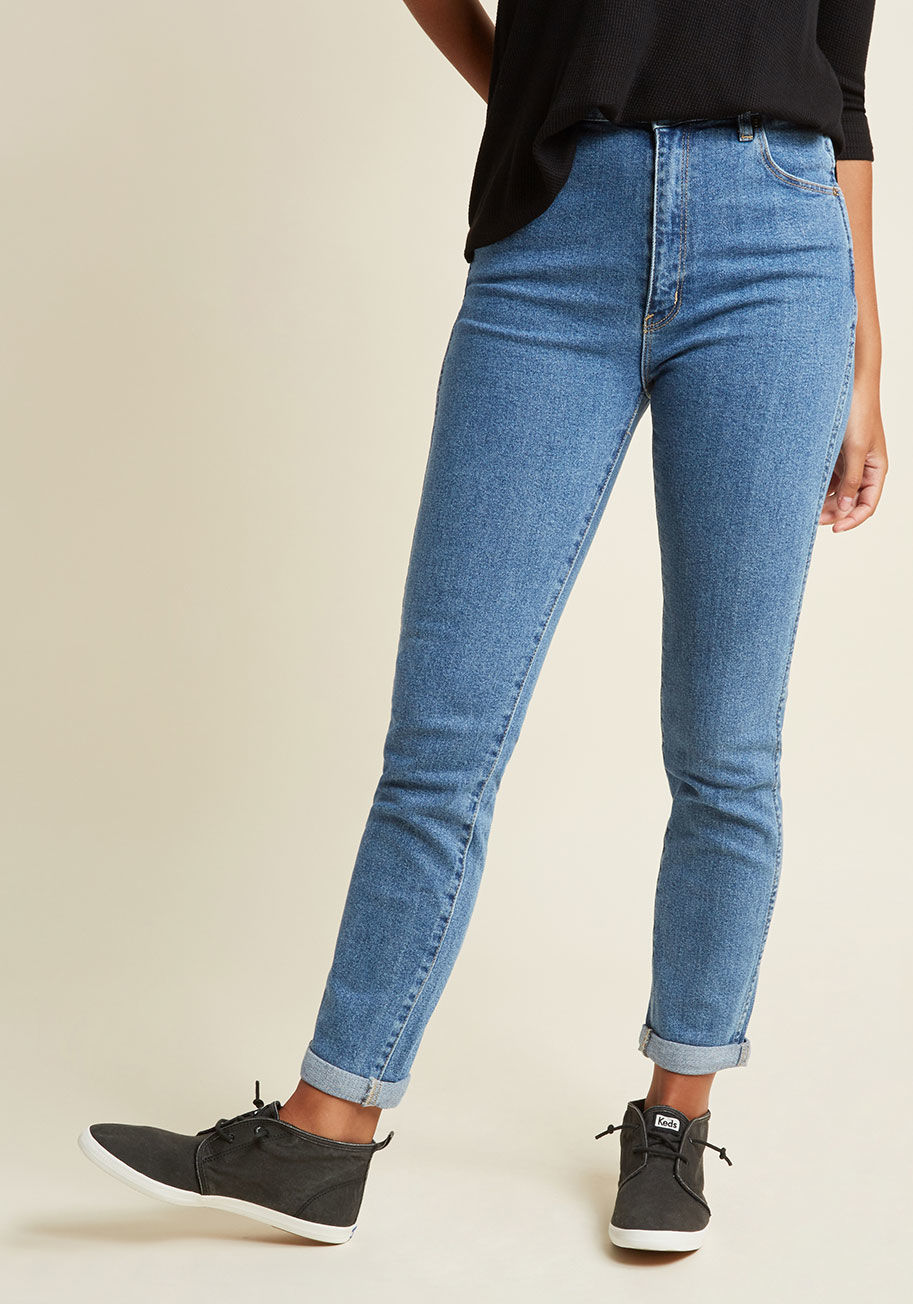 12330 - Teaming up with these mid-wash jeans by Rolla&rsquo;s only means one thing - happy days are here to stay! A relaxed fit with a high waist and tapered legs characterize this vintage-inspired pair, so move on over, diamonds - this timeless Australian offeri