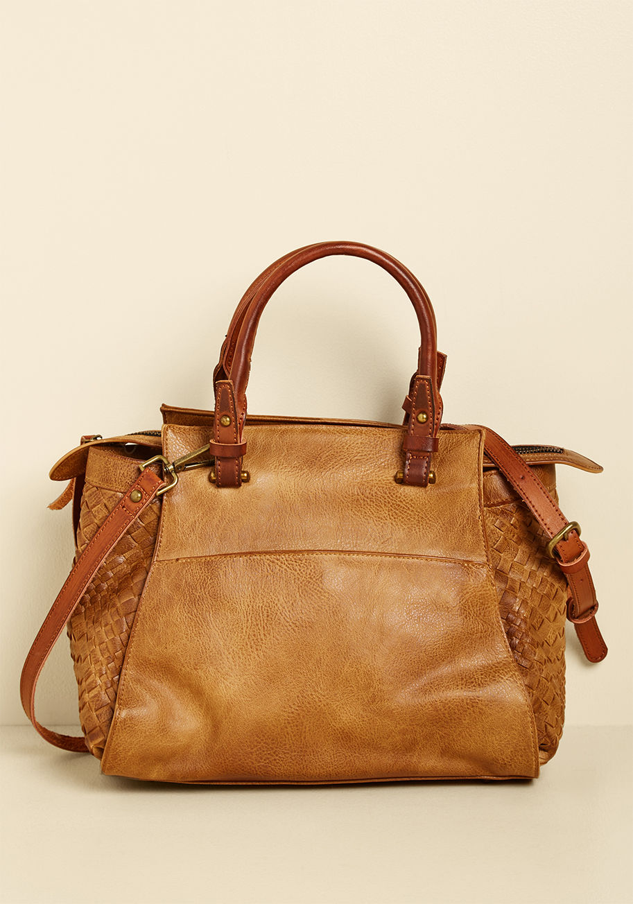 14191ML - Searching for a purse that's versatile enough to accompany your every outfit? We suggest you check out this faux-leather satchel! With a neutral tan hue to match almost any ensemble, a removable shoulder strap, and cool crosshatch-style sides, this bag is