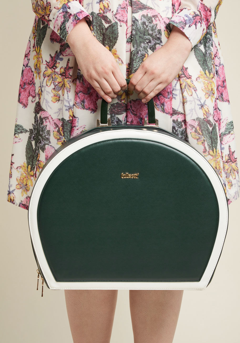 ACAW1611B - What do you get when you blend your forward-motion lifestyle with a proclivity for the past? This vintage-inspired weekend bag from Collectif, of course! Emerald panels framed