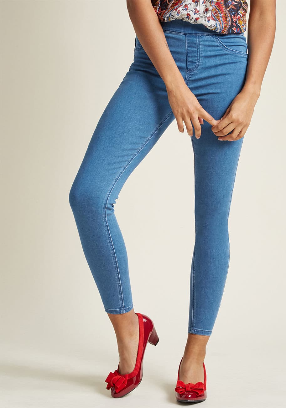 AFA7779 - Dress 'em up, style 'em casual - these light-wash jeggings are your sartorial canvas! Encouraging you to explore wardrobe pairings galore with their comfortable-yet-structured knit fabric, functional back pockets, and pull-on silhouette, these ModCloth-ex