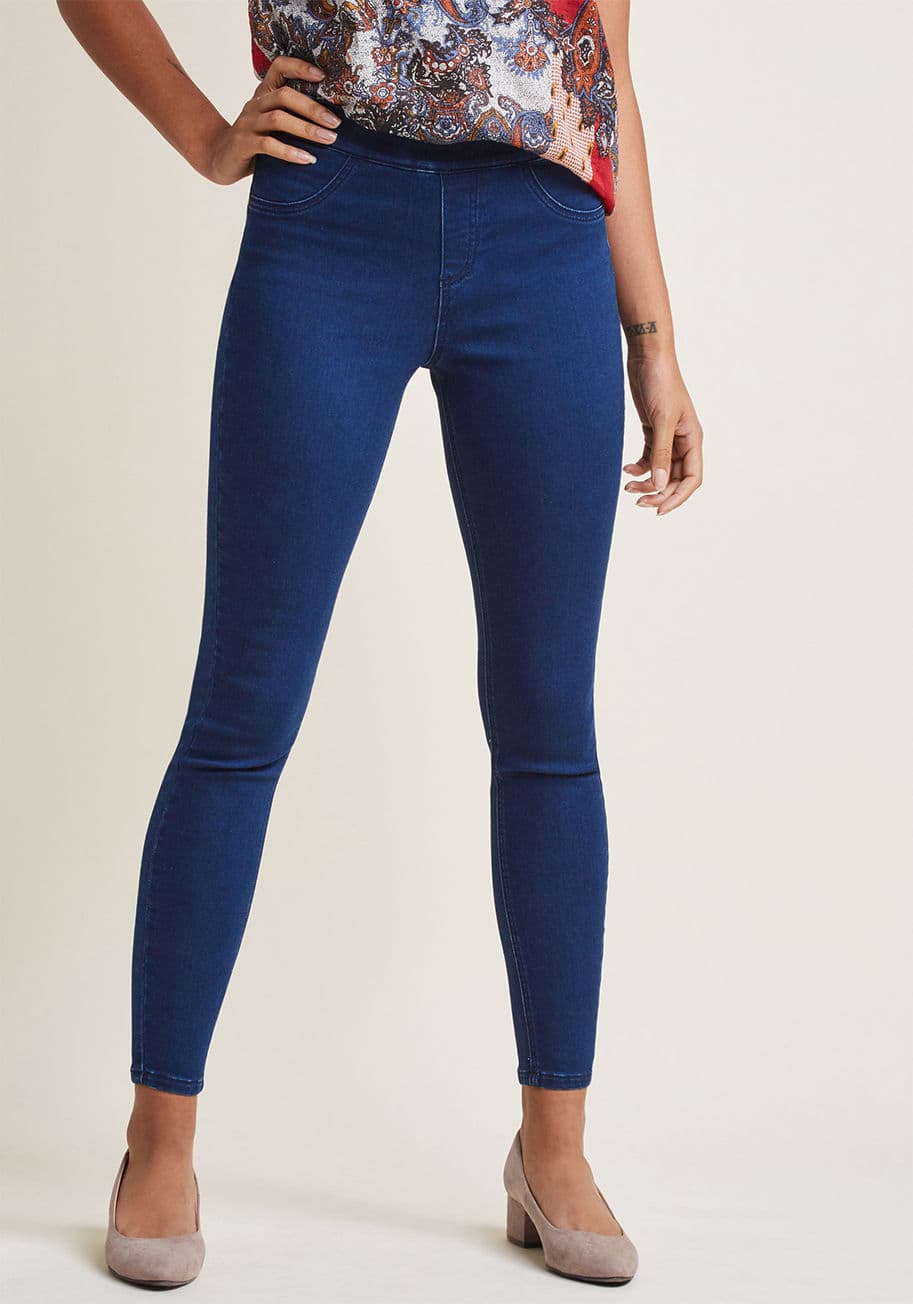 AFA7780 - Dress 'em up, style 'em casual - these dark-wash jeggings are your sartorial canvas! Encouraging you to explore wardrobe pairings galore with their comfortable-yet-structured knit fabric, functional back pockets, and pull-on silhouette, these ModCloth-exc