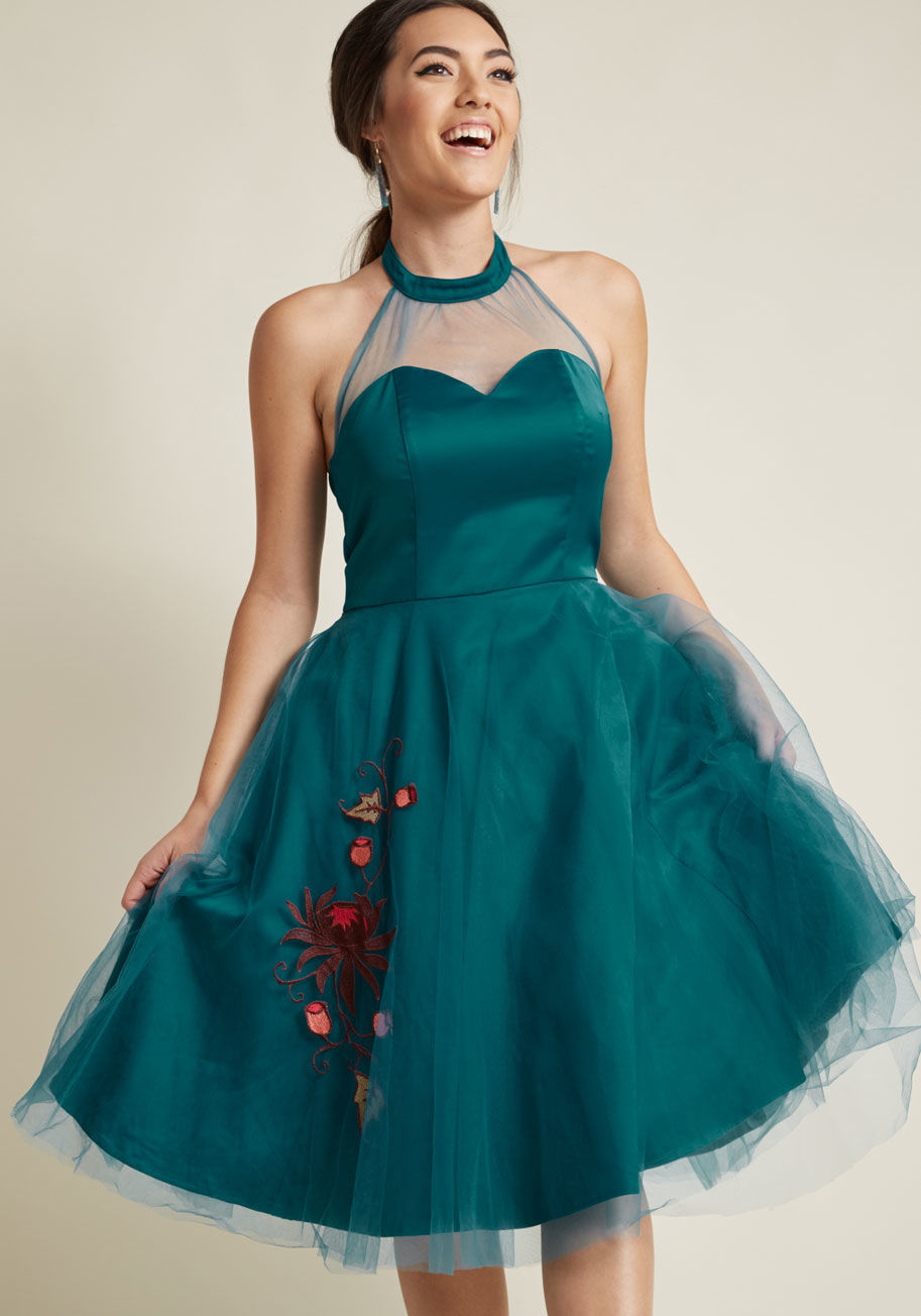 BBAW170816A - It's true that spiffy style is your truest form of expression, and this teal halter dress is just fate doing its thing! The marvelously gathered mesh making up this satiny frock's illusion neckline coordinates with the voluminous overlay atop its skirt, e