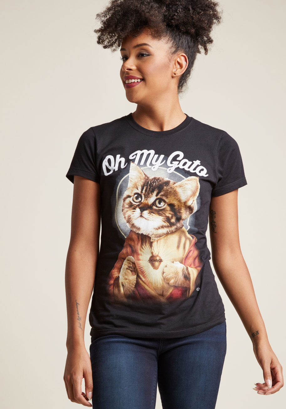 GT4737-502BLK - Good heavens is this black graphic T-shirt a statement-making style! Boldly displaying an aura-glowing cat and a punny exclamation of utter surprise, this short-sleeved tee - 100% cotton and printed