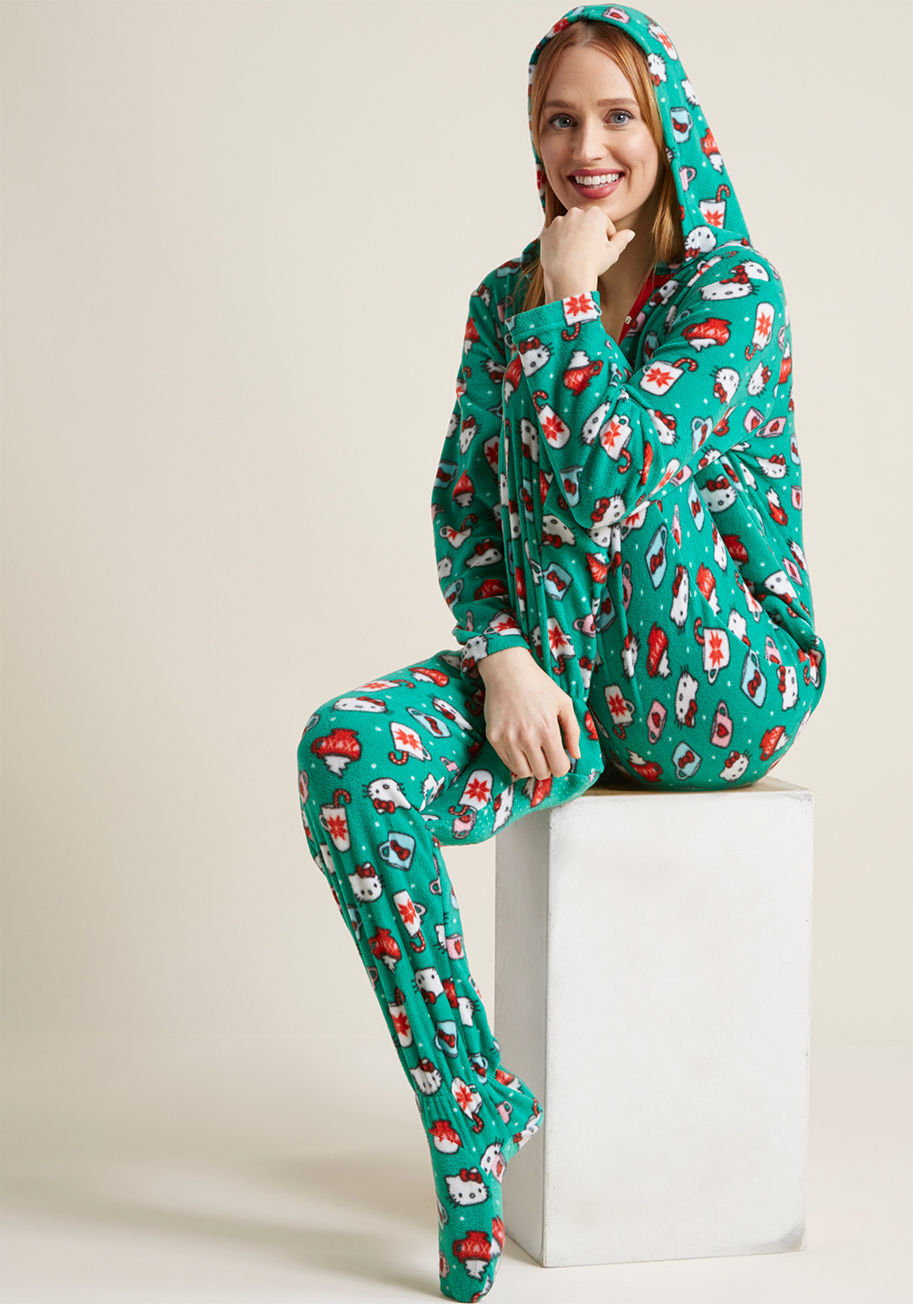 H82103X - These fleece footie pajamas were made for chill evenings spent indoors! The colorful mug print of this Hello Kitty onesie will encourage you to whip up a cuppa for sipping alongside its snuggly hood and treaded feet. If you aren't already, these jolly gre