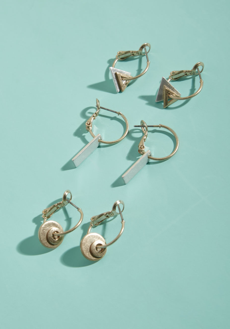 IE4616WGWS - Does your jewelry collection crave a refresh? Then, improve your ensembles with these updated hoop earrings! Featuring a mix of silver and gold triangles, bars, and circles, these hanging pairs are the perfect way to pump up your favorite looks.