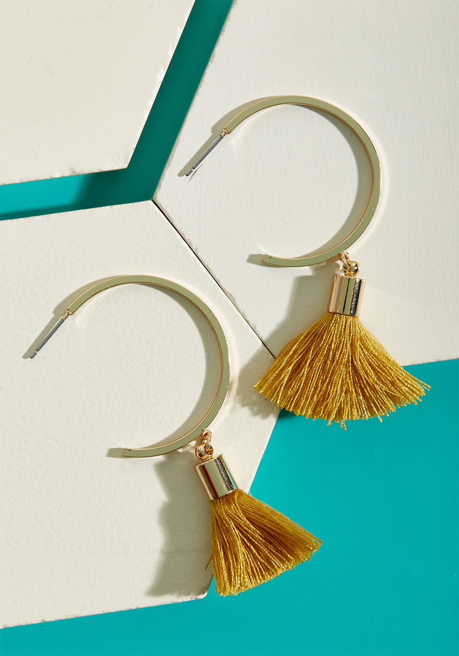 IE4770GDMS - These tassel earrings communicate your elation over everyday style without you having to utter a word! Dangling from golden semi-hoops, marigold tassels swing and sway alongside your smile, showcasing your buoyancy with brilliant panache.