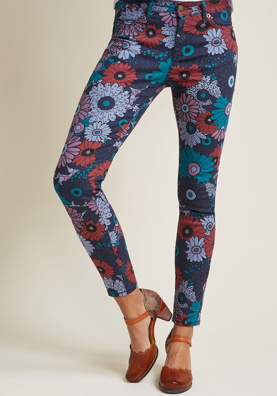 MCB1319 - You're certain to captivate and charm each time you flaunt these colorful pants! Part of our ModCloth namesake label, this straight-legged pair features a lively floral print