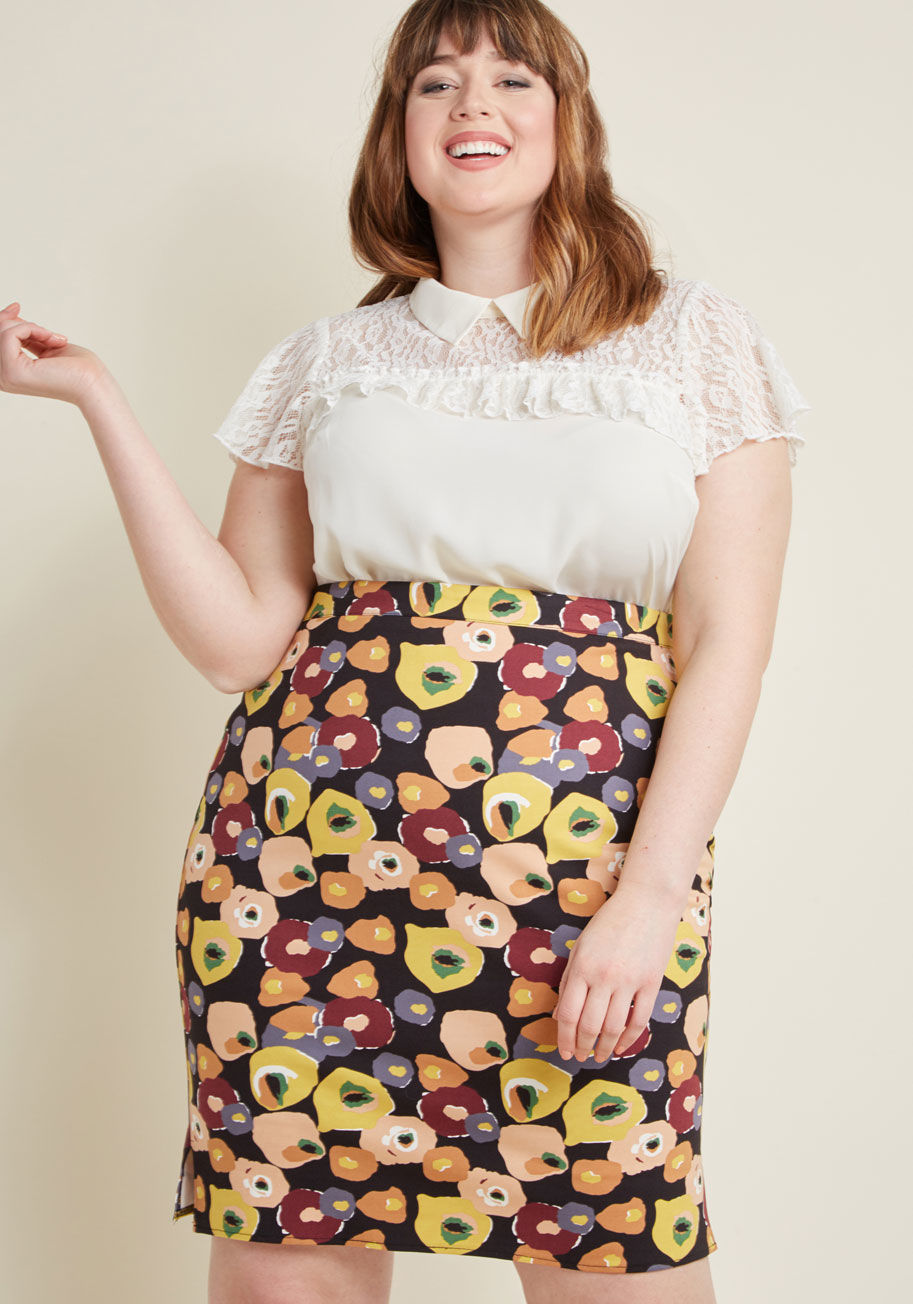 MCB1366 - Whether you flaunt this ponte knit pencil skirt to a Monday full of meetings or Friday rich with adventure, you'll find its classic silhouette and abstract floral print carrying you through every engagement with enthusiasm. Finished with sleek side vents 