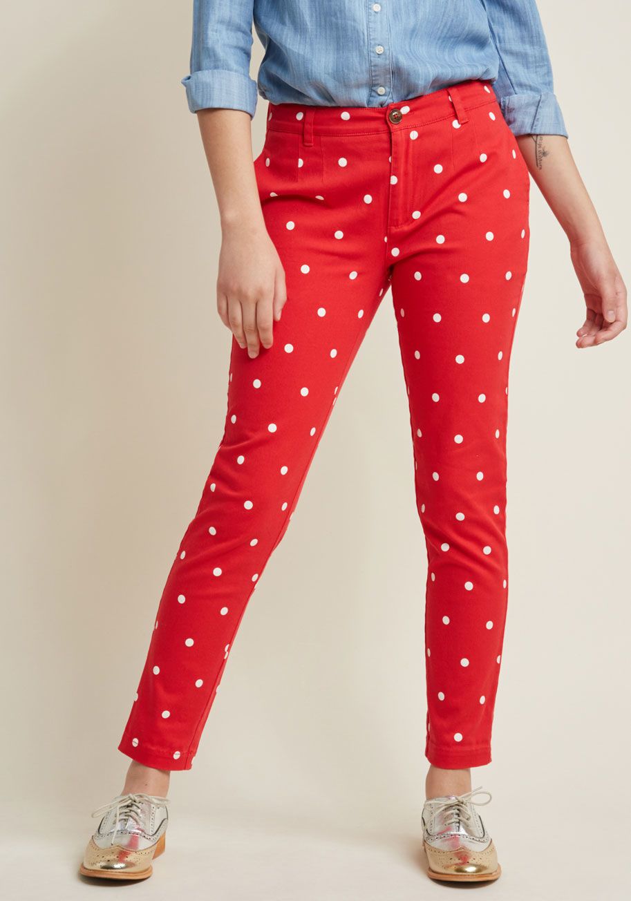 MCB1386 - If attitude is everything, then these red pants are all you need to achieve wardrobe completion! Touting a structured silhouette with subtle darts below the belt loops and four functional pockets, and offering a ton of personality through a pattern of whi