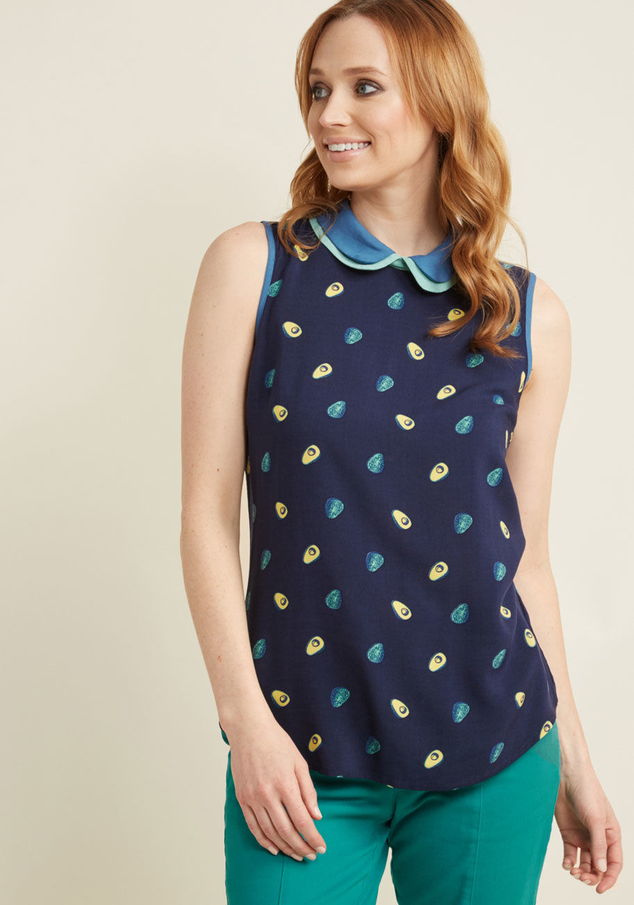 MCT1088E - With so much to love about this navy top, it's hard to narrow it down to a single fave feature! Double collars