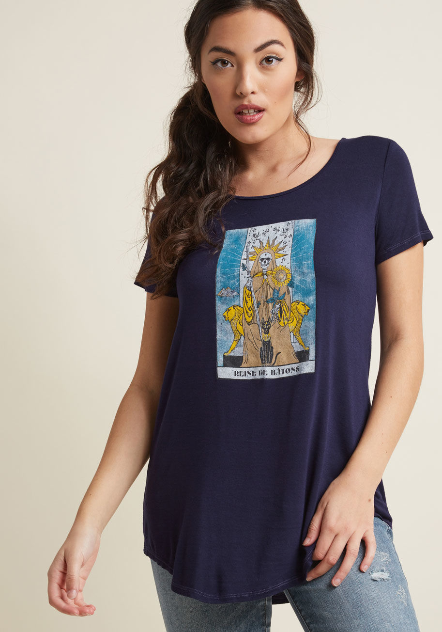 MDT1045U - This navy blue top displays a spooky spin on a royal reading! A ModCloth-exclusive tee touting a loose fit and a distressed screen print, this shirt symbolizes your stylish fate.