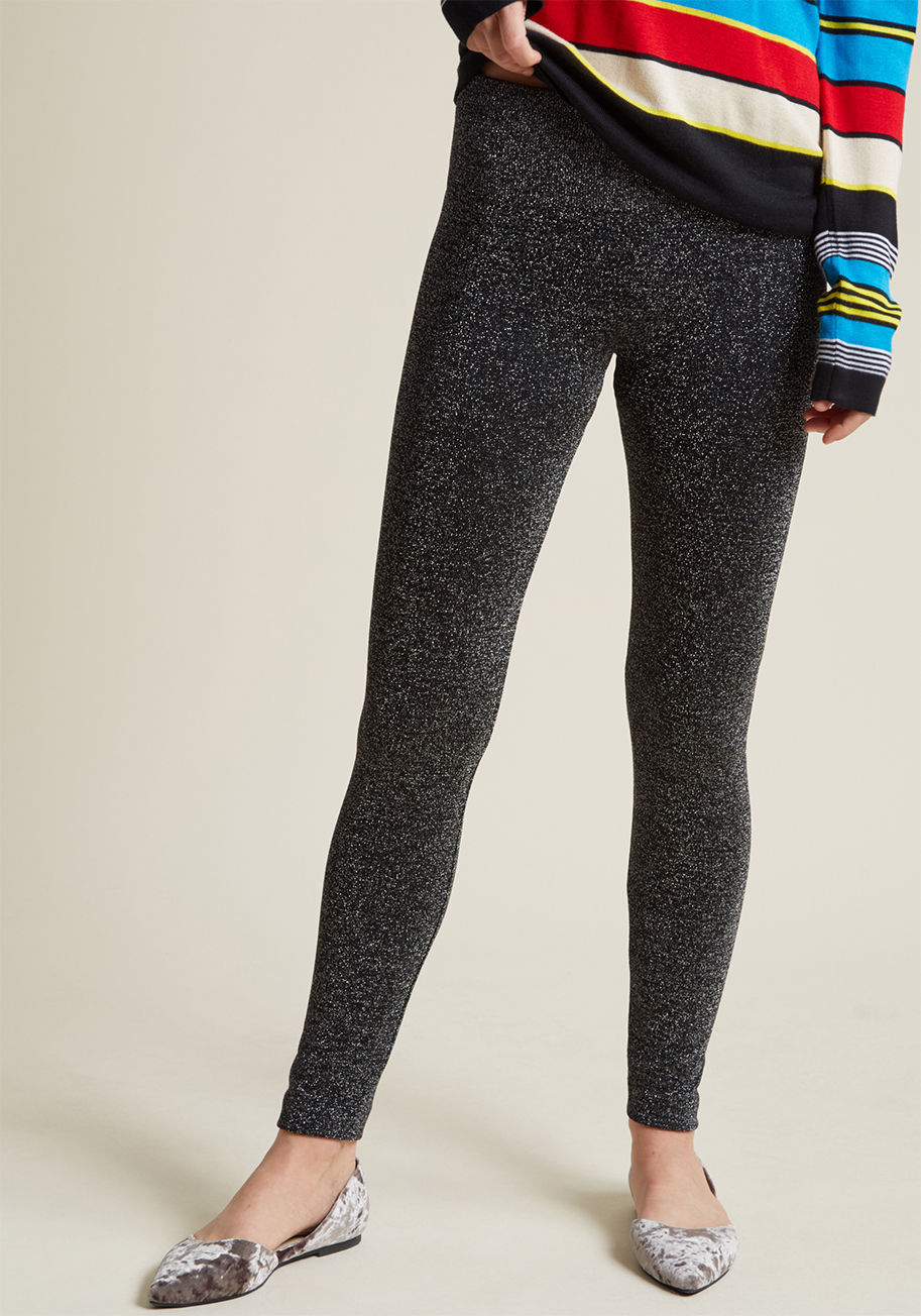 Mv15748z - Don&rsquo;t sacrifice style for comfort - these silver leggings have both! Keeping you cozy with their fleece lining and flexible waistband while promoting your panache with a solid black base, this pair will have the whole city taking notes on your chill