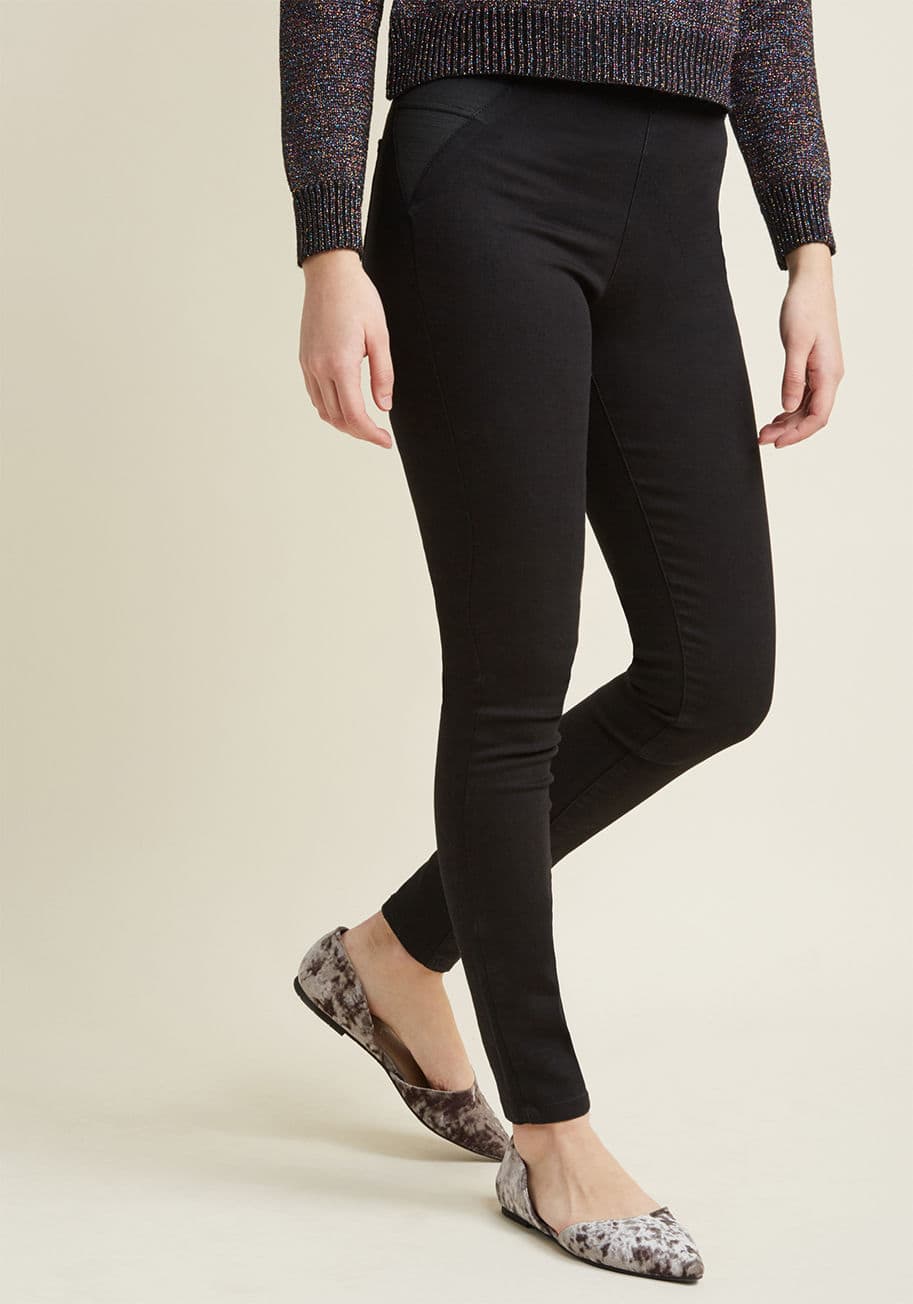 MVL14065Z-MO - Your look speaks volumes about your fab fashion sense when these stretch skinnies are the star! Featuring elasticized paneling atop black denim, this form-fitting pair makes a stylish statement during everyday wear.