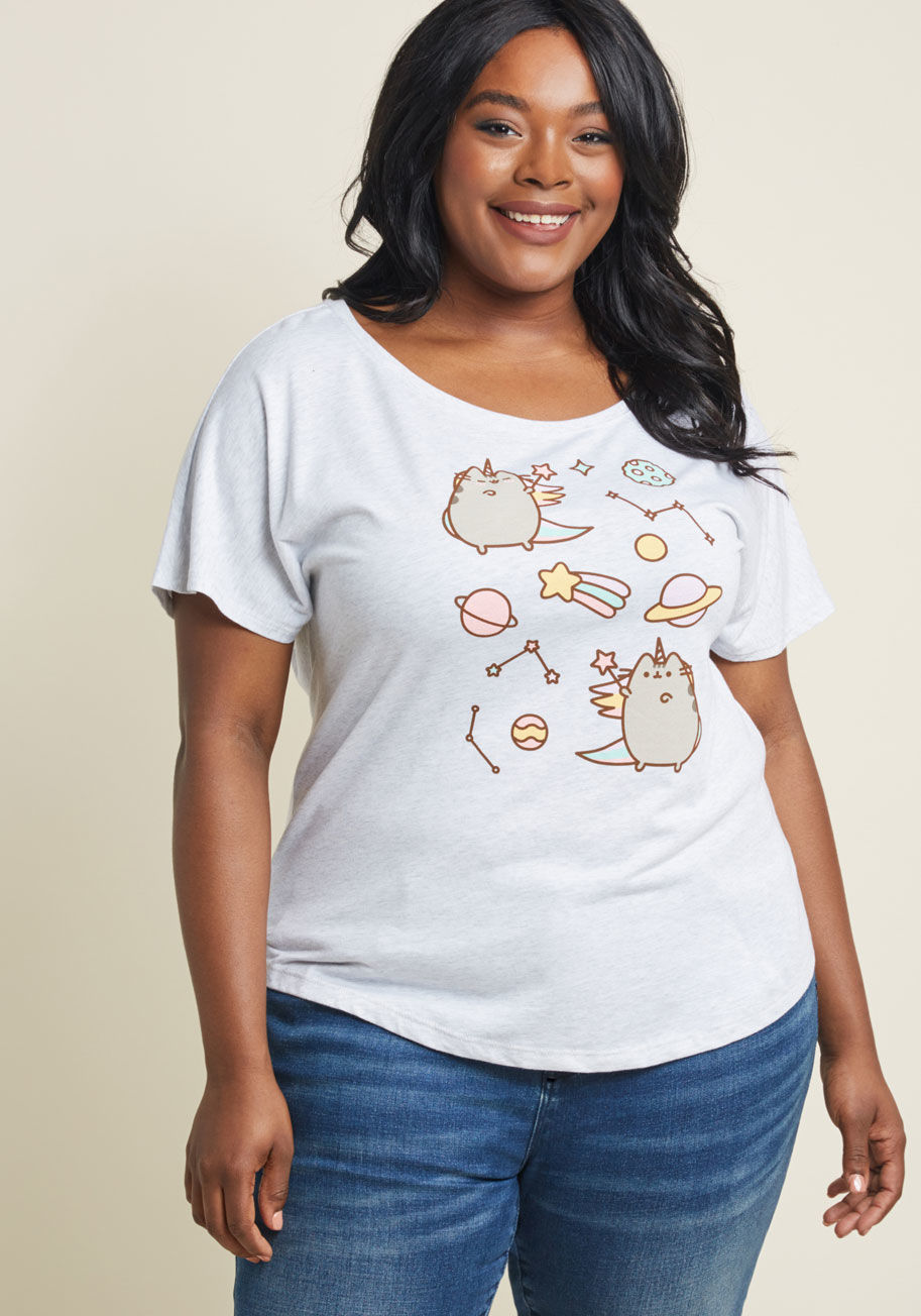 PUA0035C - You could opt for a regular ol' cat T-shirt, or you can go one further with the kitties-dressed-as-unicorns graphic of this grey top! Starring the charming and beloved Pusheen amid planets and clad