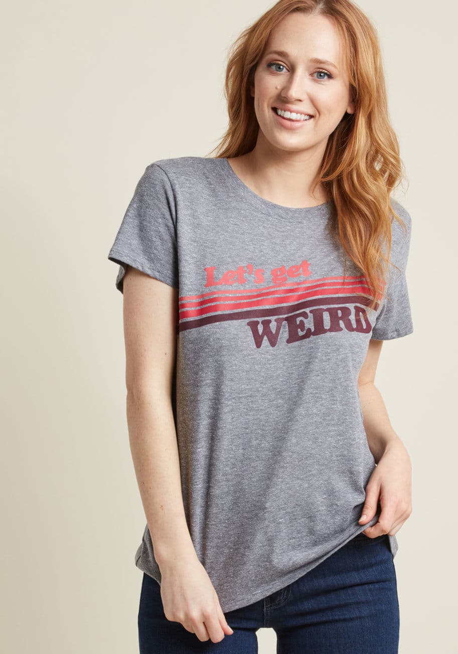 W3018-156 - While you're sporting this grey graphic tee, conventional agendas need not apply! A retro graphic