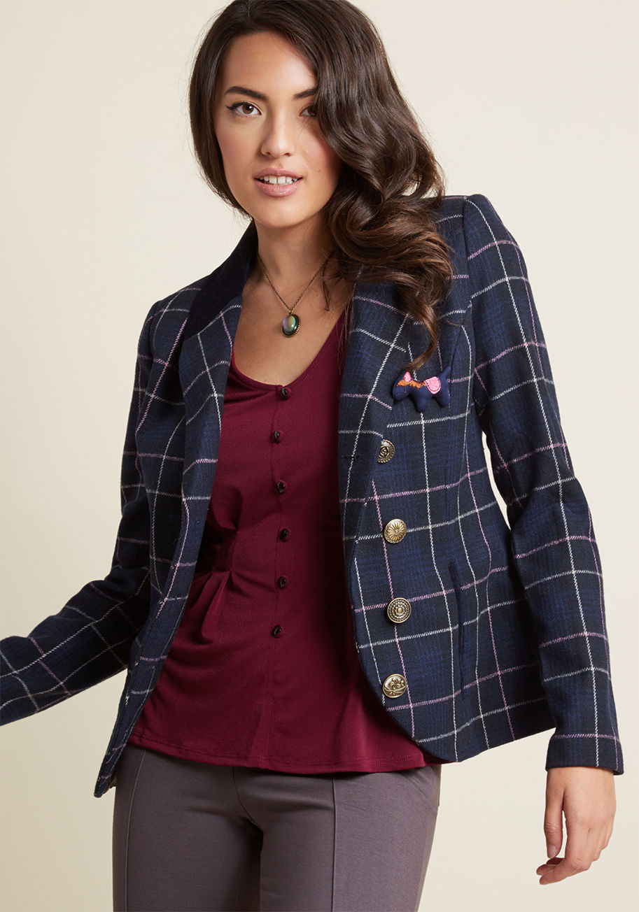 WJ094 - Polished pieces need not be uninspired - if anything, your workwear should cater to your creative self at all times! This navy blue blazer shakes up the notion of career-ready staples with its velvet collar, plaid pattern, embroidered horse pin, finished 