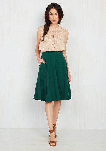 Shaoxing Lidong Trading Co - Just This Sway Midi Skirt in Emerald