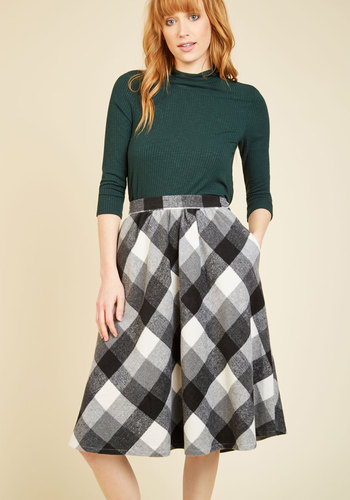 Shaoxing Lidong Trading Co - Sunday Sojourn Midi Skirt in Black Plaid